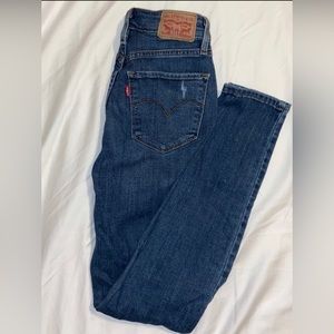 NWOT Levi’s 721 High Rise Skinny Jeans - Size 26